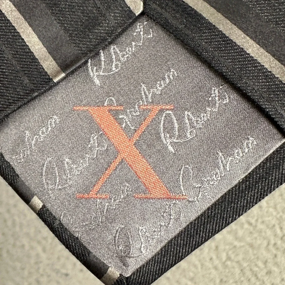 Robert Graham Tie Mens OS Striped Black Grey Silver 100% Silk Necktie Formal EUC